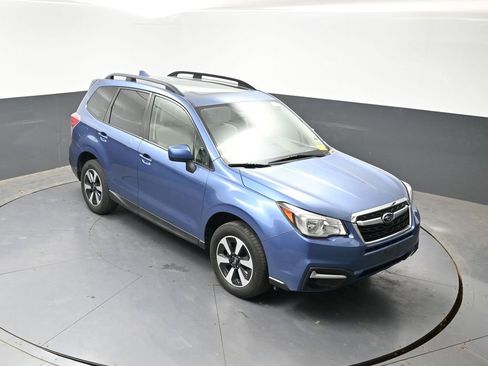 Used 2018 Subaru Forester 2.5i Premium w/ All-Weather Package AWD/4WD image 15