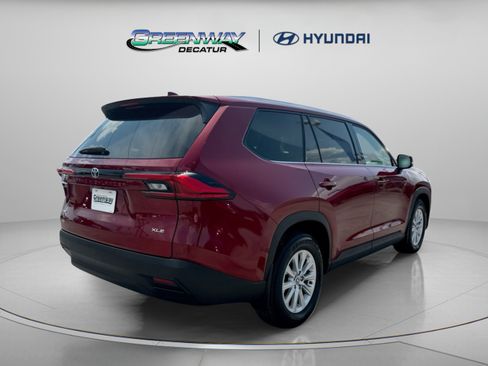 Used 2024 Toyota Grand Highlander XLE FWD image 8