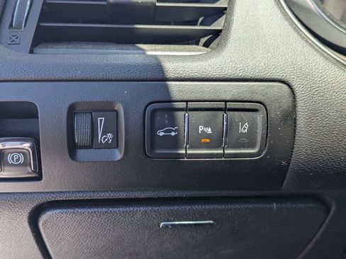 Used 2016 Chevrolet Impala LTZ FWD image 24