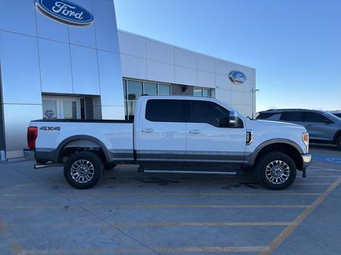 Used 2022 Ford F250 Lariat w/ Chrome Package image 10