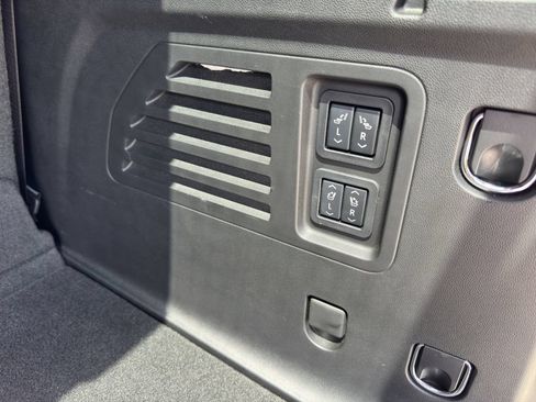Used 2024 Chevrolet Traverse RS w/ LPO, Floor Liner Package AWD/4WD image 9