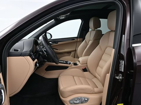 Certified 2026 Porsche Macan S AWD/4WD image 5