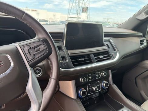 Used 2023 GMC Yukon XL SLT RWD image 9
