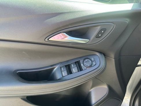 Used 2025 Buick Encore GX Preferred FWD image 3