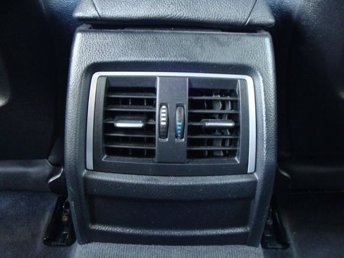 Used 2017 BMW 320i xDrive Sedan AWD/4WD image 13