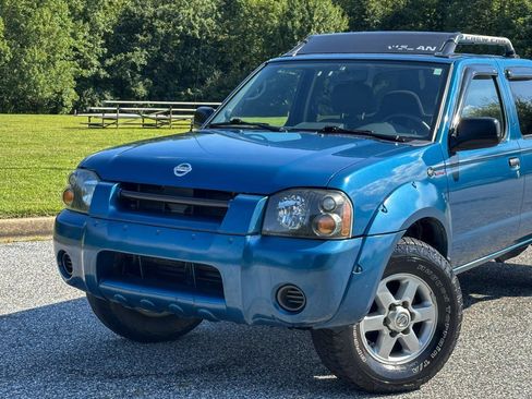 Used 2004 Nissan Frontier S/C image 7