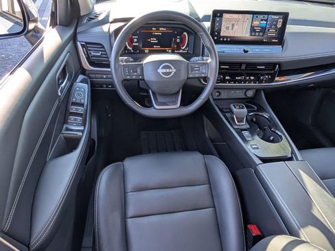 Certified 2025 Nissan Rogue SL FWD image 13