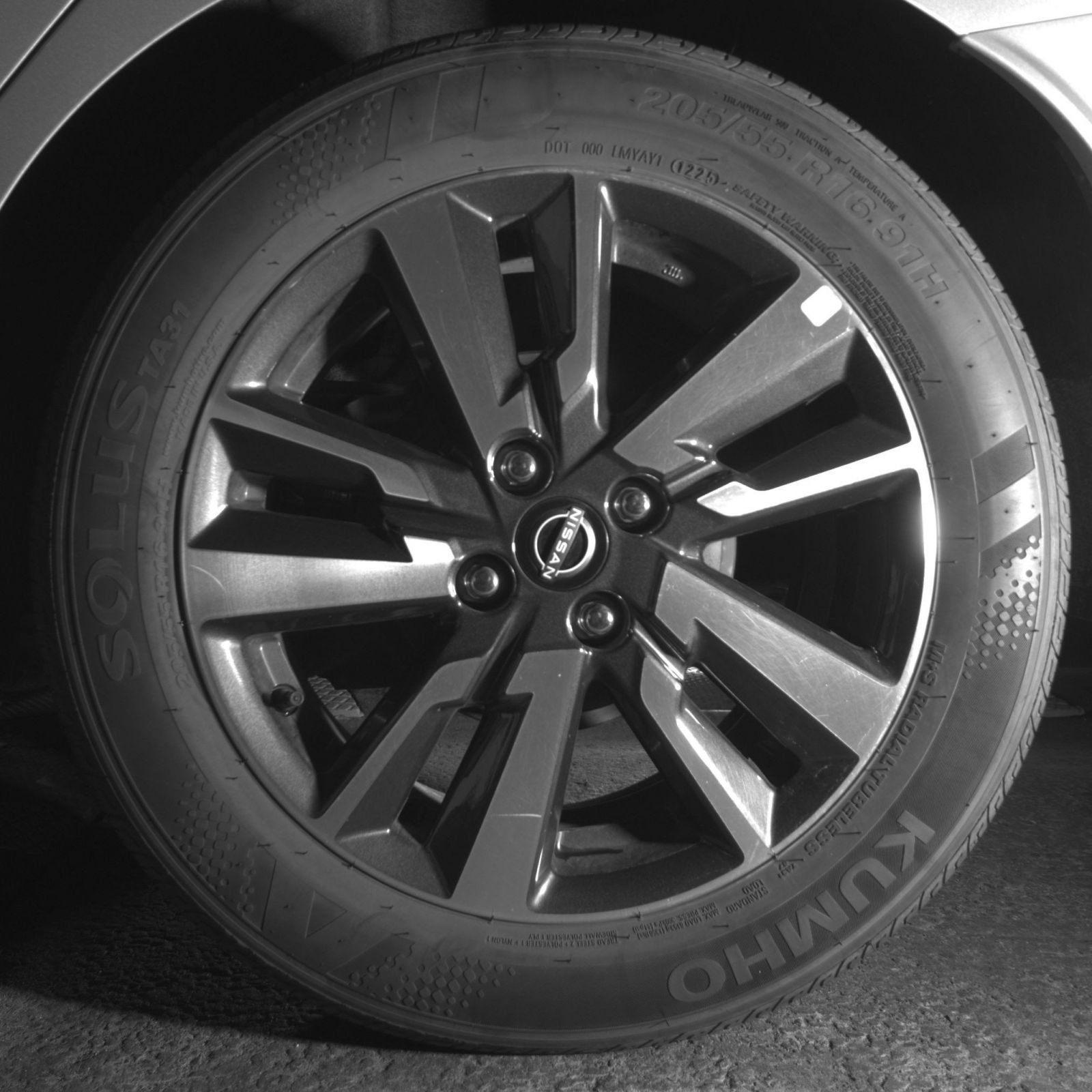 Used 2025 Nissan Versa SV FWD image 16