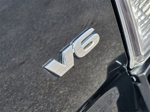 Used 2020 Toyota Tacoma TRD Off-Road image 12