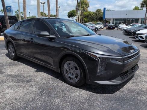 Used 2025 Kia K4 FWD image 2
