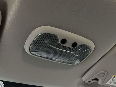 Used 2017 Dodge Journey SE image 29