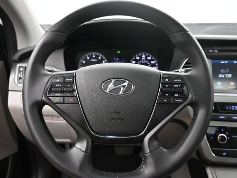 Used 2017 Hyundai Sonata Sport w/ Value Edition Package 02 FWD image 13