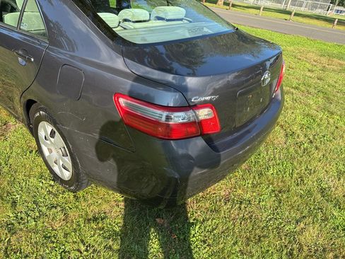 Used 2009 Toyota Camry LE FWD image 18