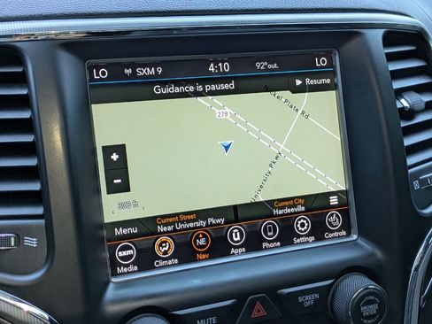 Used 2018 Jeep Grand Cherokee Limited image 24