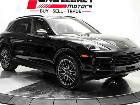 Used 2023 Porsche Cayenne Platinum Edition AWD/4WD image 3