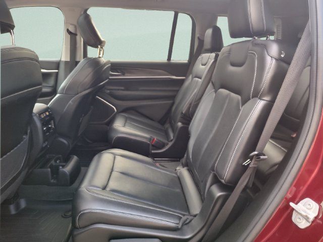 Used 2022 Jeep Grand Cherokee L Limited AWD/4WD image 31