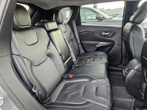 Used 2022 Jeep Cherokee Latitude Lux w/ Mopar Interior Package image 35