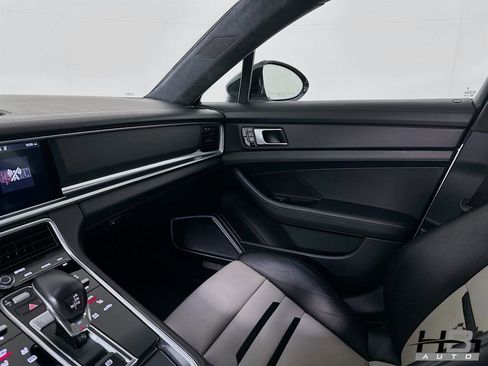 Used 2018 Porsche Panamera Turbo image 17