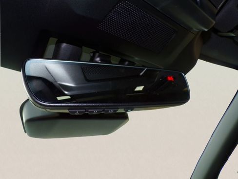 Certified 2026 Subaru Outback Premium AWD/4WD image 9