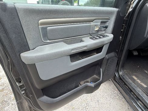 Used 2016 RAM 1500 Classic SLT RWD image 13