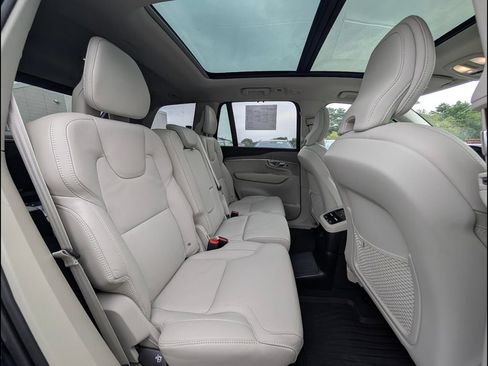 Certified 2025 Volvo XC90 T8 Ultra w/ Protection Package Premier AWD/4WD image 18