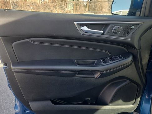 Used 2022 Ford Edge Titanium image 16