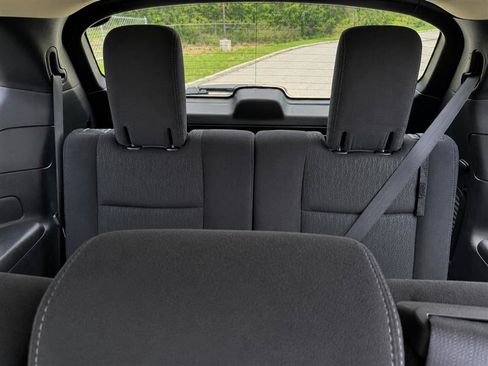 Used 2015 Nissan Pathfinder SV FWD image 18