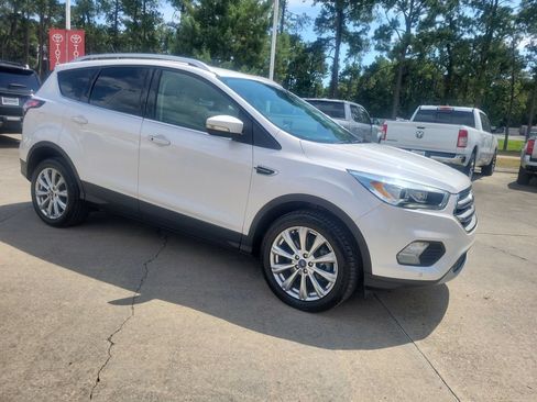 Used 2018 Ford Escape Titanium AWD/4WD image 9