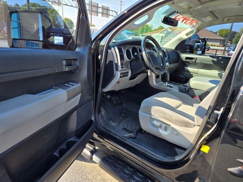 Used 2012 Toyota Tundra 4x4 Double Cab image 5