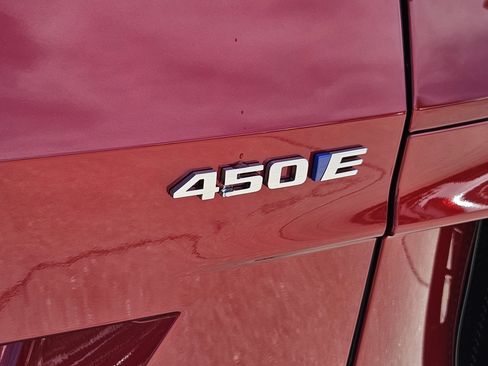 New 2025 Cadillac Lyriq Sport image 11