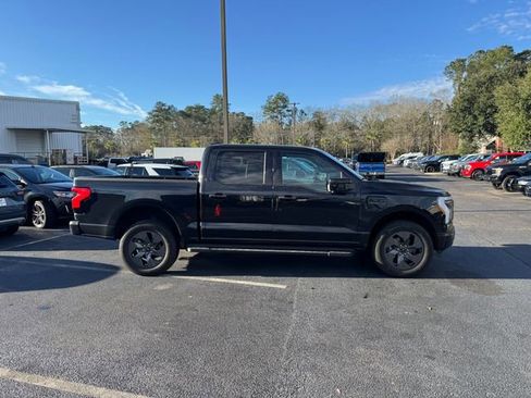 Used 2023 Ford F150 Lightning Lariat image 9