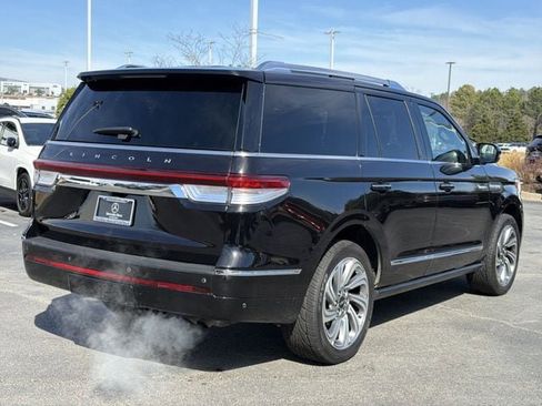 Used 2024 Lincoln Navigator Reserve AWD/4WD image 5