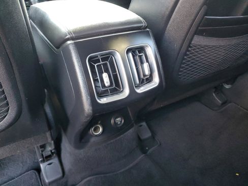 Certified 2022 Kia Sorento S w/ Panoramic Sunroof Package image 17