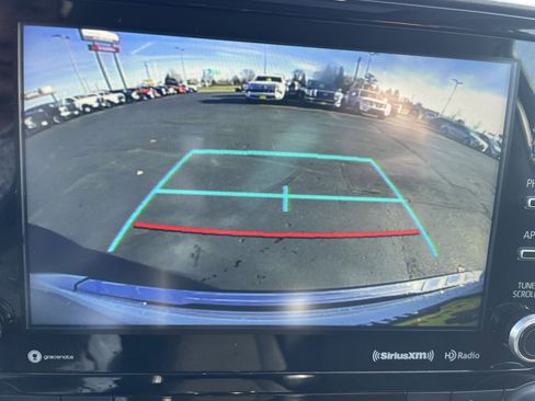 Used 2021 Toyota Highlander XLE image 22