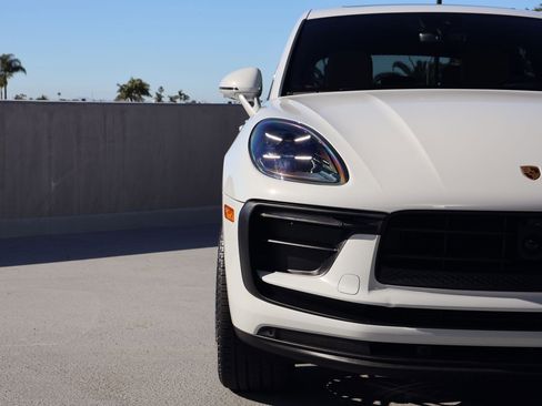 New 2024 Porsche Macan 4 Electric image 12