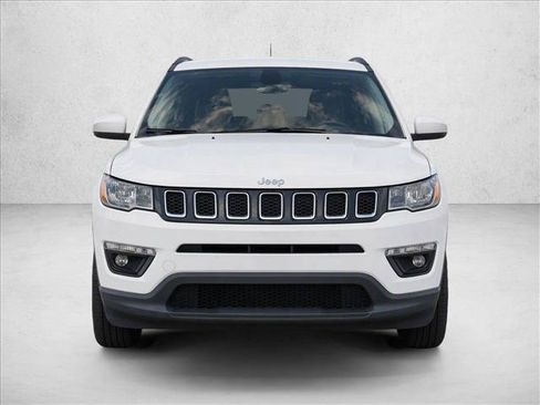 Used 2021 Jeep Compass Latitude FWD image 2