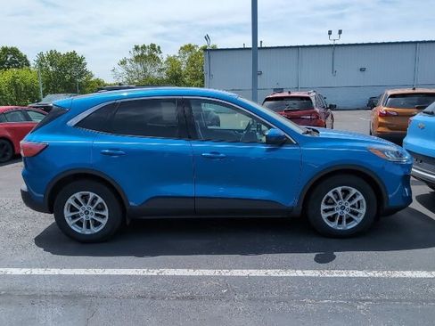 Used 2020 Ford Escape SE FWD image 3