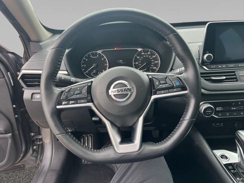 Used 2019 Nissan Altima 2.5 SV FWD image 13