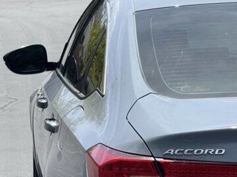 Used 2021 Honda Accord Touring image 9