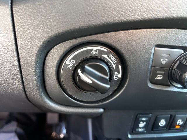 Used 2022 Nissan Frontier PRO-4X w/ Pro-4X Premium Package AWD/4WD image 30