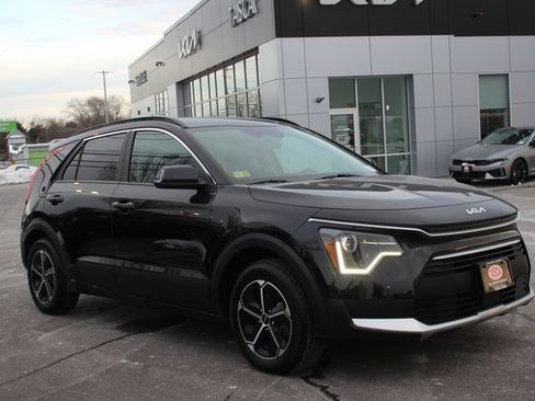 Used 2023 Kia Niro EX image 1
