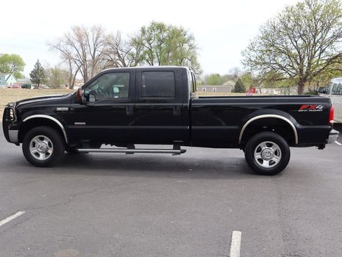 Used 2005 Ford F350 Lariat image 10