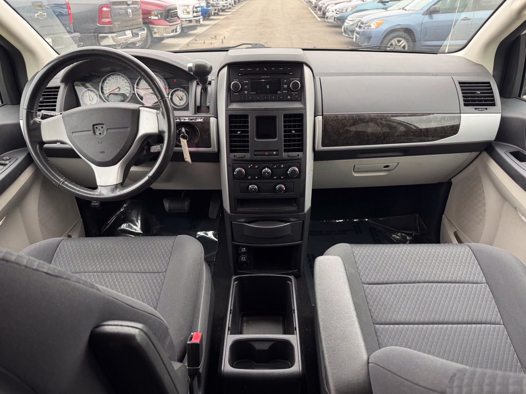 Used 2010 Dodge Grand Caravan SXT FWD image 13