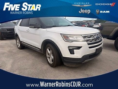 Used 2018 Ford Explorer XLT w/ Equipment Group 202A FWD image 1