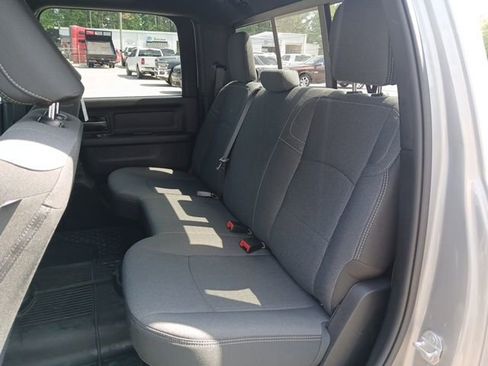 Used 2024 RAM 3500 Tradesman w/ Chrome Appearance Group AWD/4WD image 18