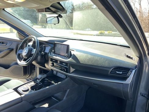 Used 2023 Nissan Rogue S image 29