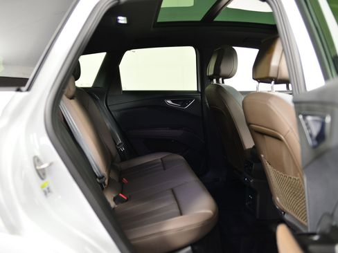 Certified 2025 Audi Q4 e-tron Premium w/ Convenience Package image 20