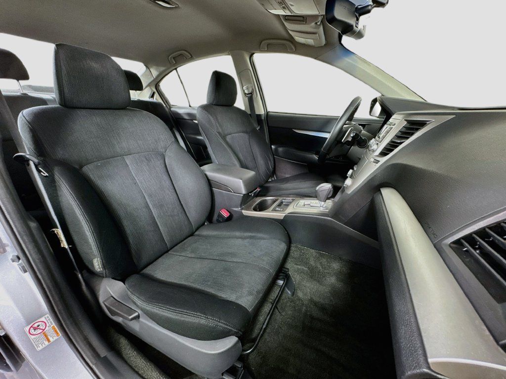 Used 2013 Subaru Legacy 2.5i Premium w/ All-Weather Pkg AWD/4WD image 28