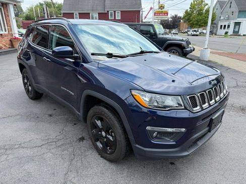 Used 2019 Jeep Compass Latitude AWD/4WD image 3
