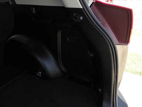 Used 2015 Toyota RAV4 LE w/ Four Season Floor Mat Package AWD/4WD image 29
